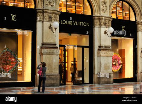 louis vuitton naples italy|louis vuitton store naples florida.